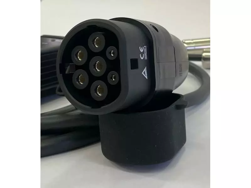 Mobiler Lader EV Buddy Pro – 11 kW Swiss Set Standard 7.5 m 7 Mobiler Lader EV Buddy Pro – 11 kW Swiss Set Standard 7.5 m – Bild 7