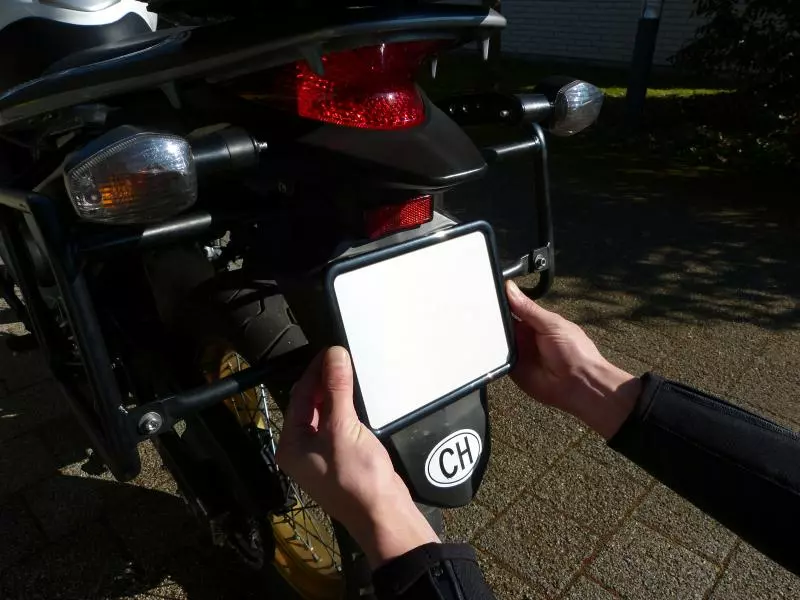 EASYKLICK Kennzeichenhalter Moto Schwarz 3 EASYKLICK Kennzeichenhalter Moto Schwarz – Bild 3